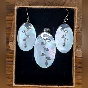 Elegant Abalone with Silver Leaf Design Jewelry Set